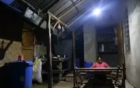 Điện mặt trời thắp sáng các khu vực hẻo lánh ở Indonesia