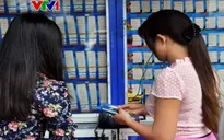 Người trẻ Trung Quốc đổ xô mua vé số mong đổi đời