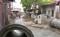 Người dân hiến đất làm đường nhưng chờ mãi đường vẫn chưa được làm