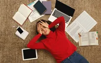 Kiệt sức vì thói quen sử dụng công nghệ và cách lấy lại kiểm soát