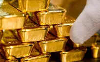 Áp lực bủa vây giá vàng