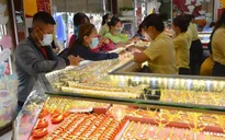 Giá vàng bất ngờ tăng vọt