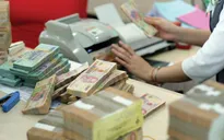 Lãi suất tiết kiệm tiếp đà giảm