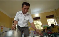 Thầy giáo người Mường hơn 40 năm dạy trẻ mầm non