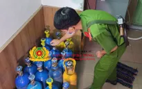 Đột kích “kho khí cười” chuyên cung cấp cho các quán bar, karaoke