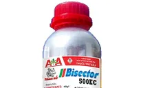 Thiếu niên 17 tuổi đầu độc bố mẹ vì bị cấm yêu