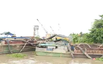 Cát tặc hoành hành, sông ngòi miền Tây Nam Bộ sạt lở