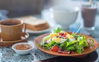Ăn salad trong bữa sáng - cách tốt nhất để bắt đầu ngày mới?