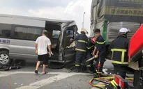 Hà Nội: Kịp thời cứu nạn nhân mắc kẹt trong vụ tai nạn ô tô trên đường Vành đai 3