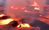 Hình ảnh núi lửa phun trào ngoạn mục ở Hawaii, Mỹ