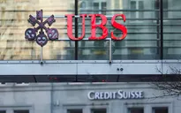 UBS hoàn tất thương vụ thâu tóm Credit Suisse