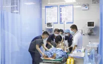 Cứu sống người bệnh vết thương thấu bụng, lộ quai ruột do lưỡi máy cày đâm