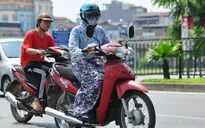 Nguy cơ tai nạn từ việc sử dụng áo chống nắng khi tham gia giao thông
