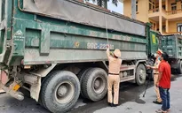 Tăng cường kiểm tra, kiên quyết xử lý xe quá khổ, quá tải