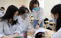 Học sinh lớp 12 'cày môn còn yếu' chuẩn bị cho kỳ thi tốt nghiệp THPT