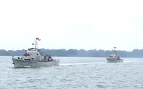 Hải quân diễn tập bắn thuỷ lôi trên biển