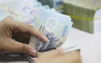 Lãi suất tiết kiệm tiếp tục giảm