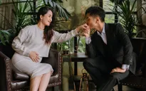 Bà bầu Khánh Thi cười viên mãn bên ông xã Phan Hiển