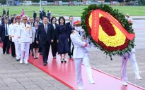 Tổng thống Hàn Quốc Yoon Suk Yeol vào Lăng viếng Chủ tịch Hồ Chí Minh