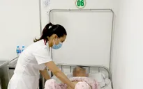 Ngộ độc nhập viện sau khi ăn dưa lê để qua đêm trong tủ lạnh