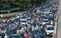 Hà Nội: Ùn tắc giao thông do quy hoạch chung cư bất hợp lý