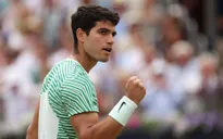 Carlos Alcaraz giành quyền vào chung kết Queen's Club Championship