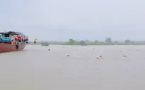 Một học sinh đuối nước khi tham gia Hội bơi vượt sông