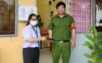 Trên đường đi thi về, thí sinh nhặt được ví tiền liền trả lại cho người mất