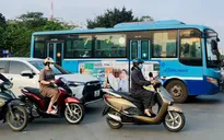 Bắc Bộ nắng nóng dịu dần, Nam Bộ có mưa dông
