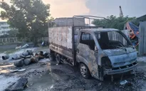 Hà Nội: Kịp thời cứu 1 nạn nhân khỏi đám cháy xe tải ở bãi xe