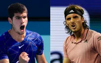 Carlos Alcaraz dễ dàng chiến thắng Stefanos Tsitsipas