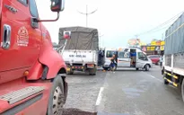 3 xe ôtô tông liên hoàn, đường dẫn cao tốc TP Hồ Chí Minh - Trung Lương ùn tắc kéo dài