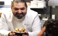 Một đầu bếp xuất thân nghèo khó vinh dự nhận sao Michelin