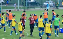 ĐT Việt Nam và U23 Việt Nam đẩy nhanh tốc độ chơi bóng trong ngày tập luyện thứ ba