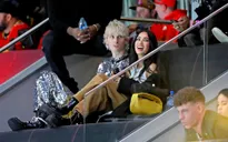 Megan Fox ủng hộ bạn trai Machine Gun Kelly trong concert tại Đức