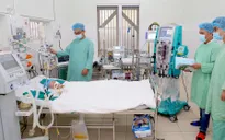 Cứu sống bé gái viêm cơ tim tối cấp có biến chứng sốc tim, rung thất