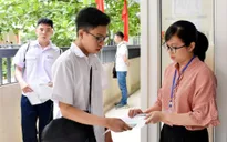 Hà Nội nắng nóng trong ngày đầu thi tuyển sinh vào lớp 10