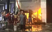 Xe điện bốc cháy khi đang sạc ắc quy, hai bà cháu thiệt mạng