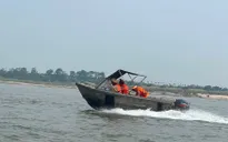 Đắm tàu chở cát trên sông Hồng, 1 người tử vong