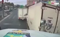 Ô tô dừng xe đột ngột giữa đường gây tai nạn liên hoàn