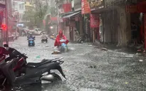 Hà Nội: Người dân hạn chế ra đường trong thời gian bão số 1 đổ bộ