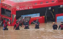 Số người tử vong do mưa lũ ở Hàn Quốc tăng lên 49