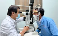 Vỡ nhãn cầu mắt phải do lưỡi cưa điện văng vào mắt
