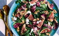 Cách làm món salad rau cải bó xôi với rau diếp xoăn và quả vả