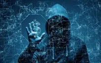 "Thay vì mở khóa cửa, hacker có thể đập kính để vào nhà"