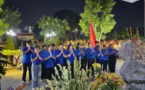 Dâng hương và thắp nến tri ân kỷ niệm 76 năm Ngày Thương binh - Liệt sĩ
