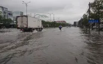 TP Rạch Giá chìm trong biển nước sau mưa lớn