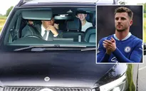 Mason Mount kiểm tra y tế tại Man Utd