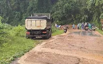 Bình Thuận: Nỗ lực mở lối sau vụ sạt lở nghiêm trọng trên đèo Đa Mi
