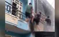 Phá rào sắt cứu 3 người trong vụ cháy nhà